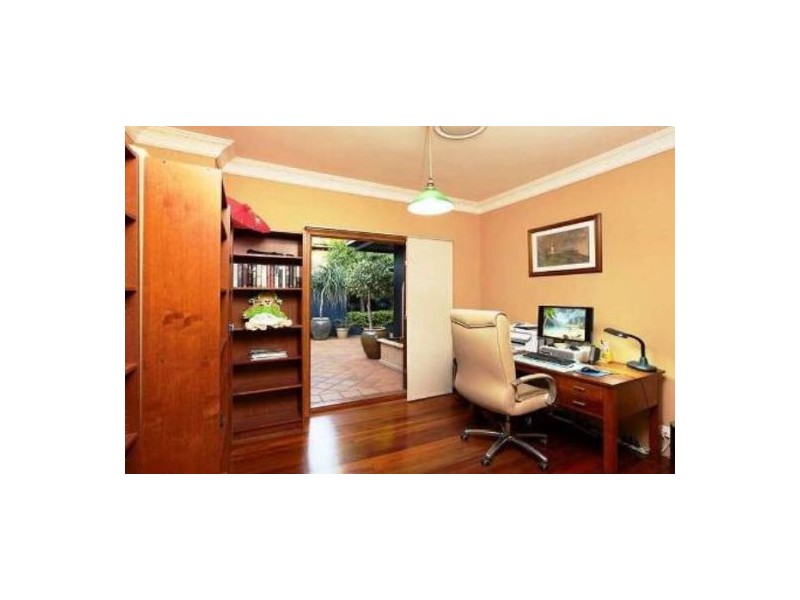 21 Dagmar Street, Holland Park West QLD 4121