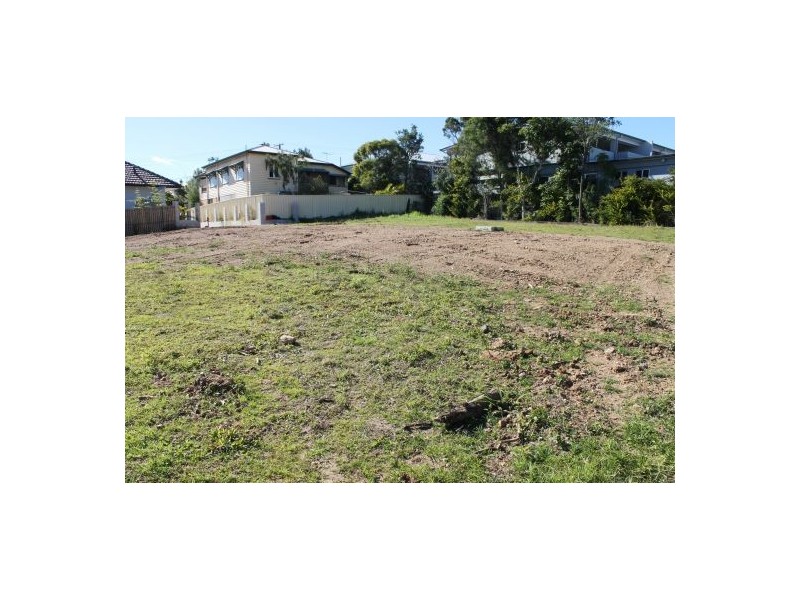 9 Rolle Street, Holland Park West QLD 4121