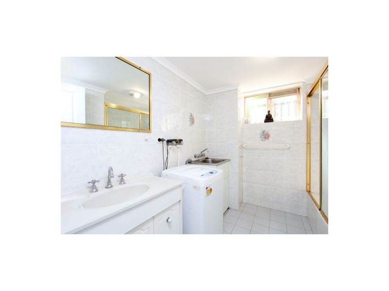 4/31 Crown Street, Holland Park QLD 4121