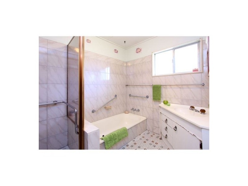 27 Bellot Street, Wishart QLD 4122