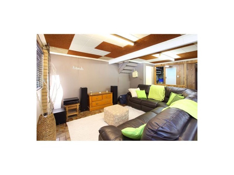 27 Bellot Street, Wishart QLD 4122