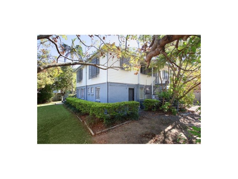 9 Woodford Street, Holland Park West QLD 4121