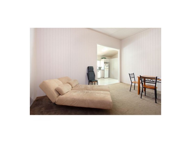 9 Woodford Street, Holland Park West QLD 4121