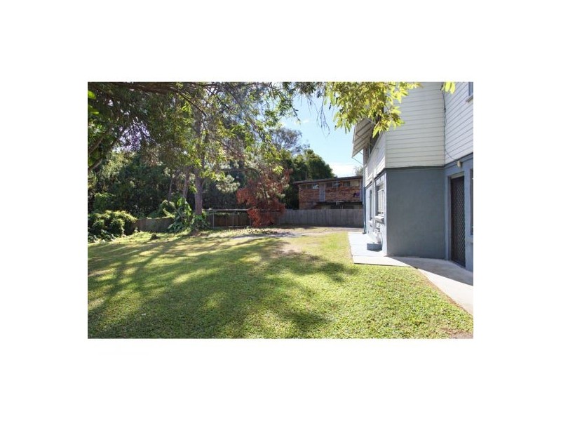 9 Woodford Street, Holland Park West QLD 4121