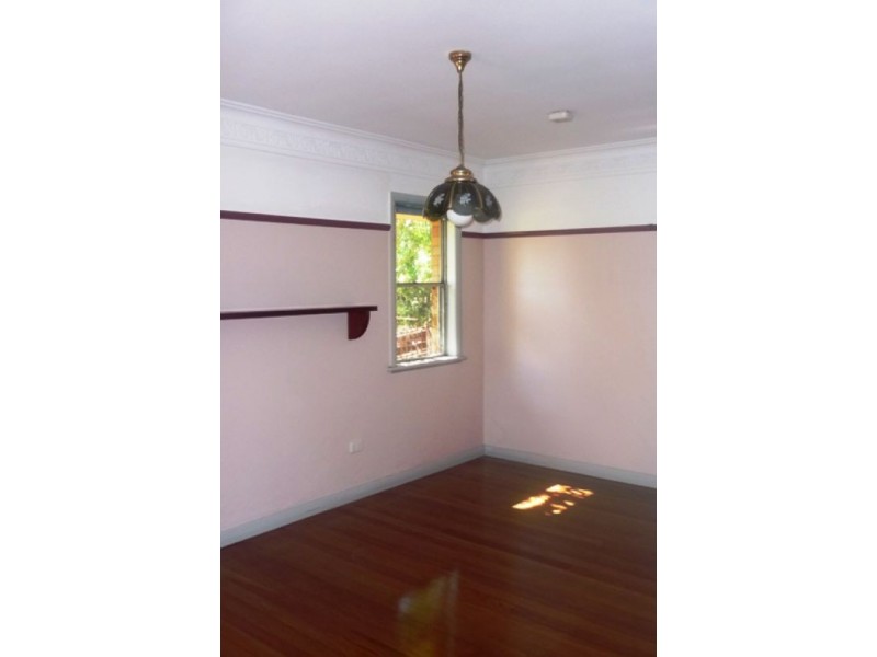 8 Brown Street, Camp Hill QLD 4152