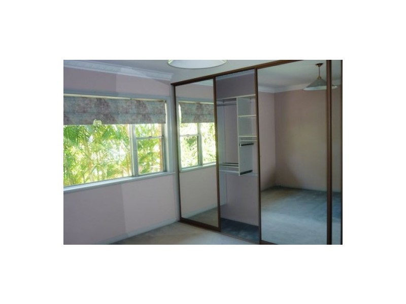 8 Brown Street, Camp Hill QLD 4152