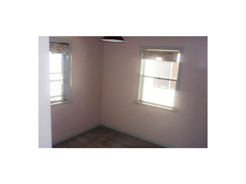 8 Brown Street, Camp Hill QLD 4152