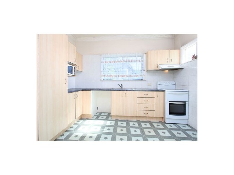 8 Tiburtina Crescent, Seven Hills QLD 4170