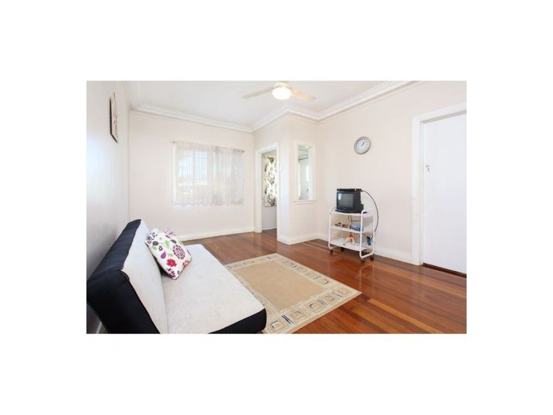 8 Tiburtina Crescent, Seven Hills QLD 4170