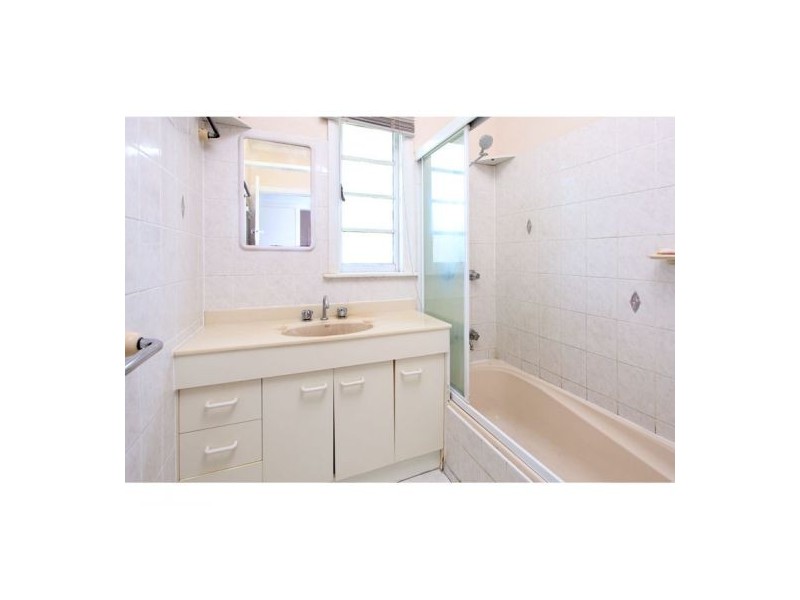 8 Tiburtina Crescent, Seven Hills QLD 4170