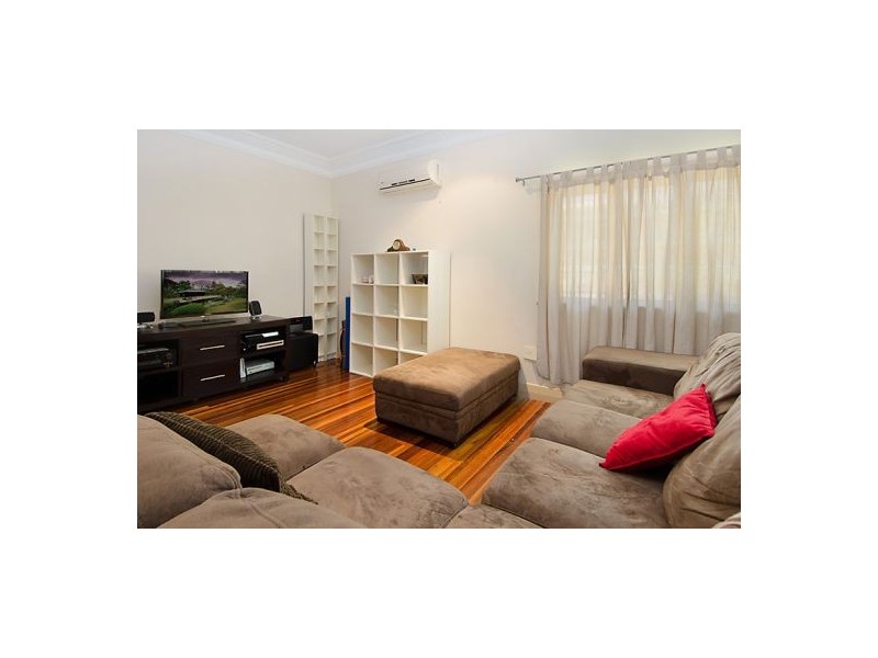 96 Boundary Rd, Camp Hill QLD 4152