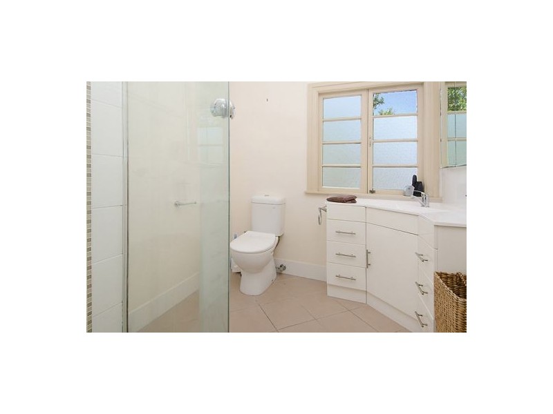 96 Boundary Rd, Camp Hill QLD 4152