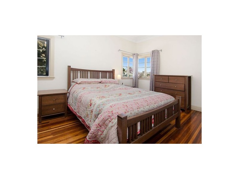96 Boundary Rd, Camp Hill QLD 4152