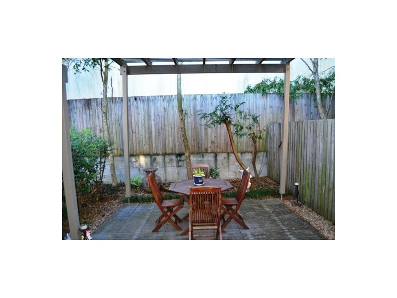 5/8 Eric Road, Holland Park QLD 4121