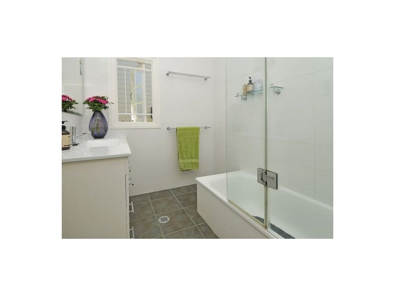 55 Victor Street, Holland Park QLD 4121