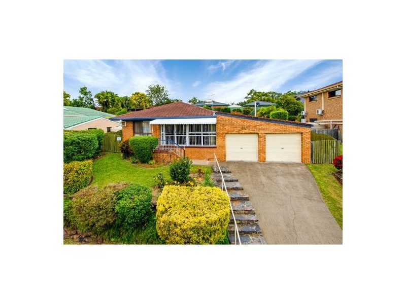 137 Sapphire Street, Holland Park QLD 4121