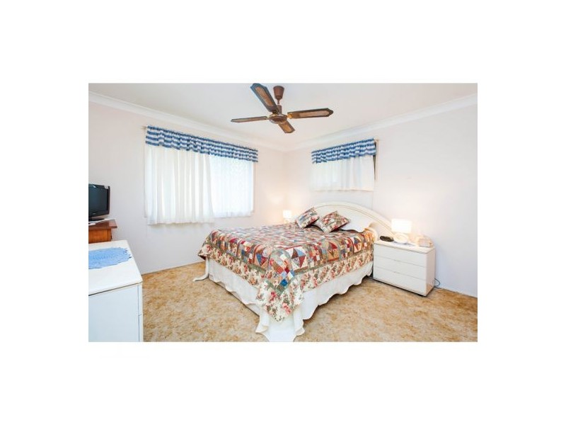 137 Sapphire Street, Holland Park QLD 4121