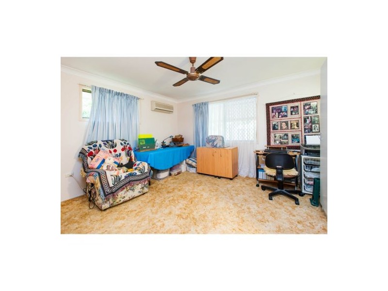 137 Sapphire Street, Holland Park QLD 4121