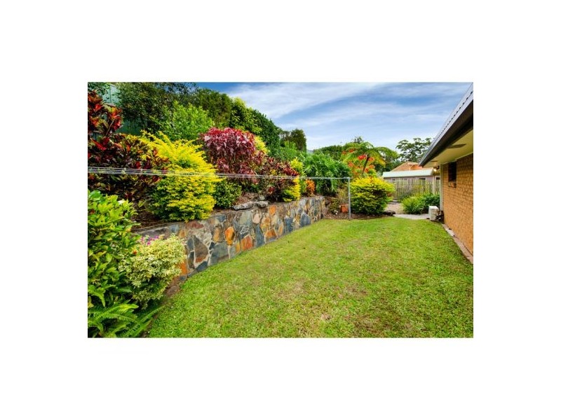 137 Sapphire Street, Holland Park QLD 4121