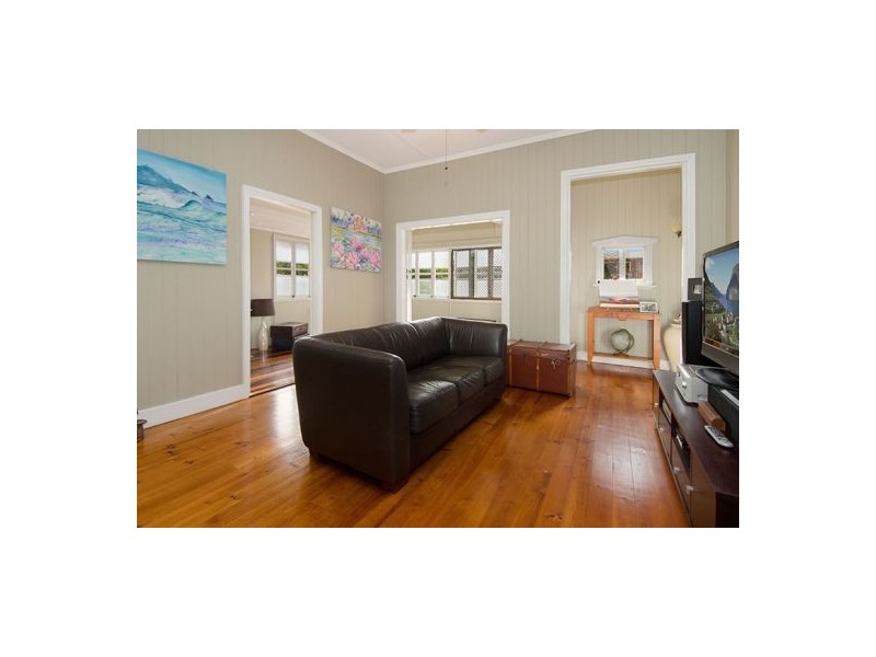 30 Norfolk St, Coorparoo QLD 4151