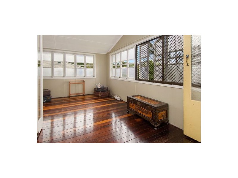 30 Norfolk St, Coorparoo QLD 4151