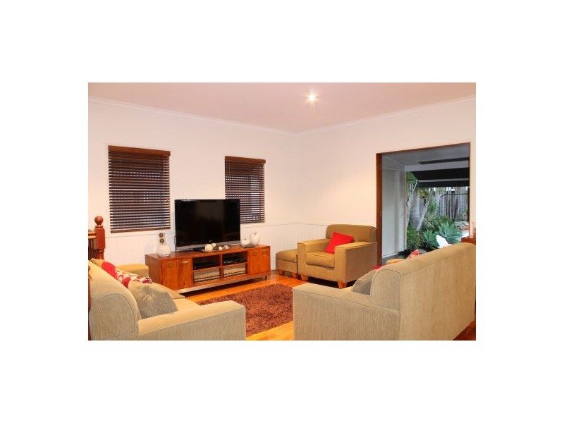 67 Raven Street, Camp Hill QLD 4152