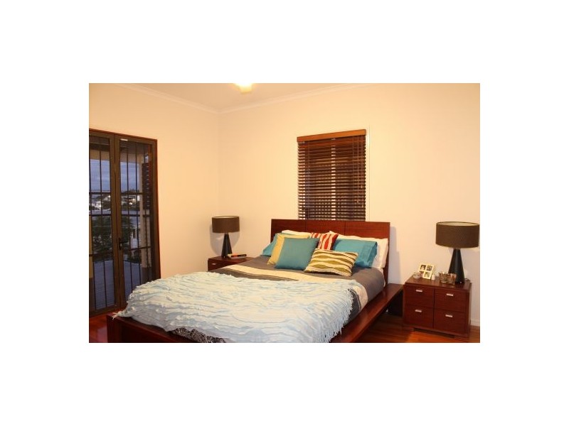 67 Raven Street, Camp Hill QLD 4152