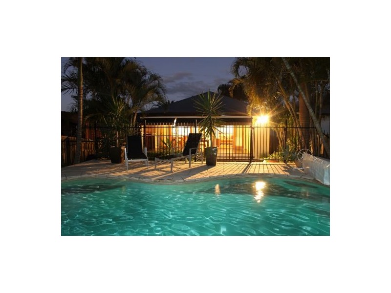 67 Raven Street, Camp Hill QLD 4152