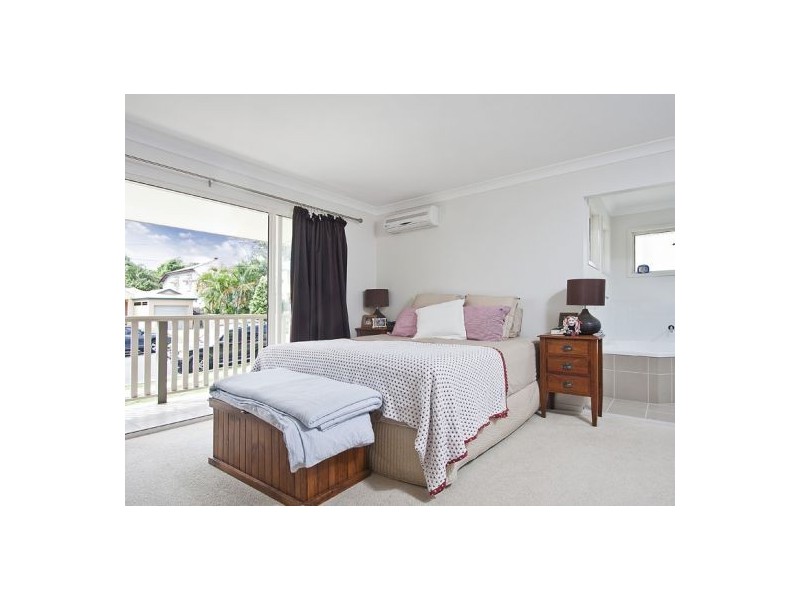 71 Bridgewater St, Morningside QLD 4170