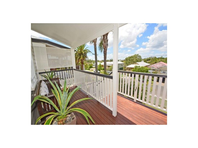 67a Raven Street, Camp Hill QLD 4152