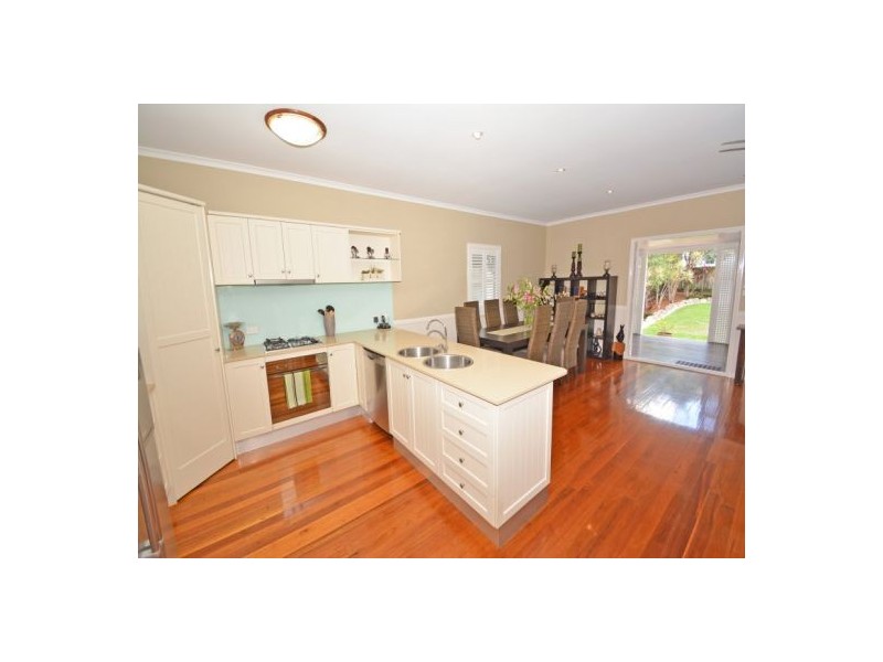 67a Raven Street, Camp Hill QLD 4152