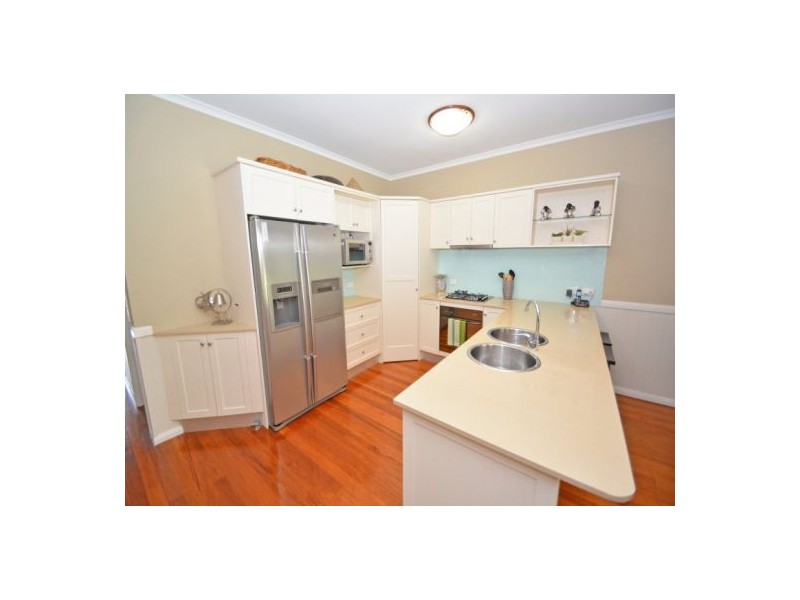 67a Raven Street, Camp Hill QLD 4152