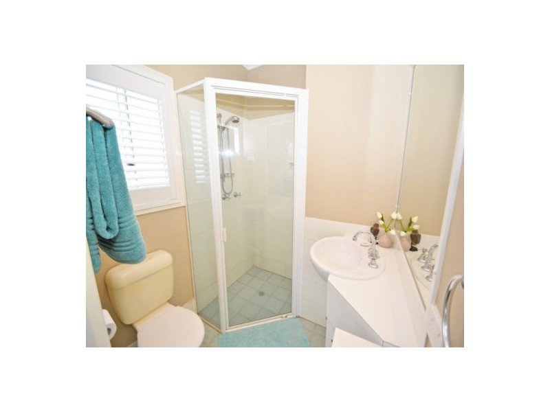 67a Raven Street, Camp Hill QLD 4152