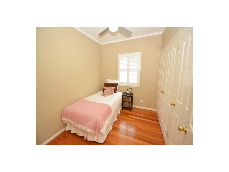 67a Raven Street, Camp Hill QLD 4152