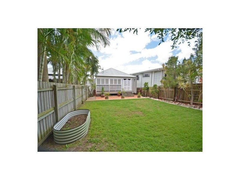 67a Raven Street, Camp Hill QLD 4152