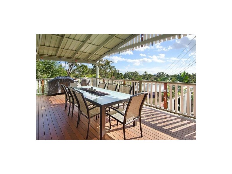 19a Buckland St, Holland Park West QLD 4121