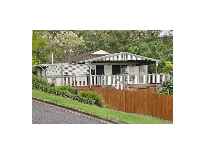 19a Buckland St, Holland Park West QLD 4121