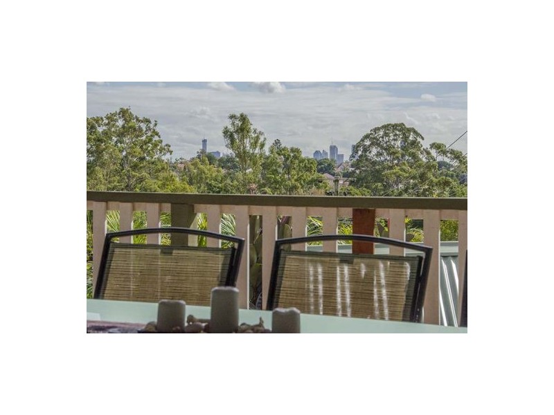 19a Buckland St, Holland Park West QLD 4121