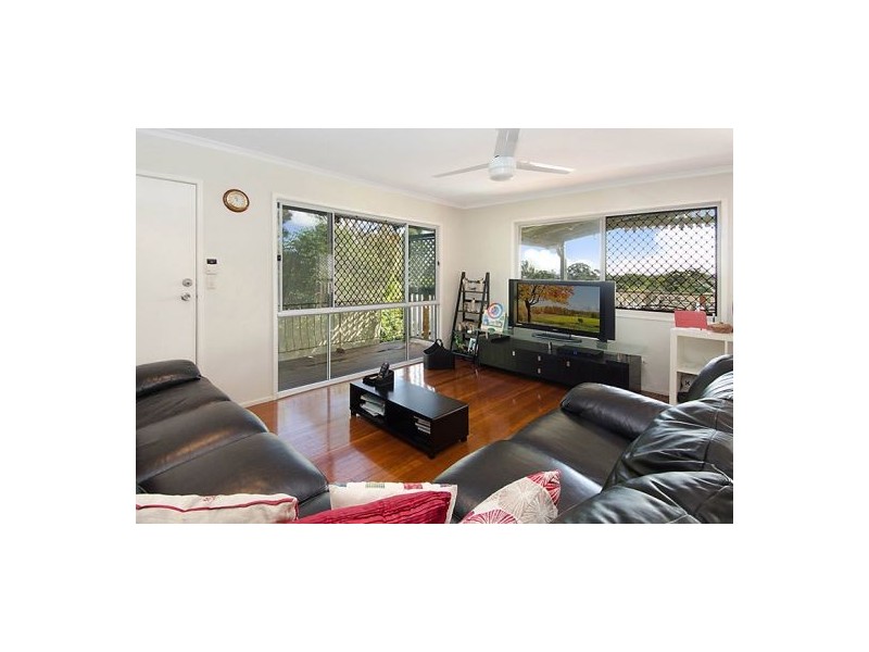 19a Buckland St, Holland Park West QLD 4121