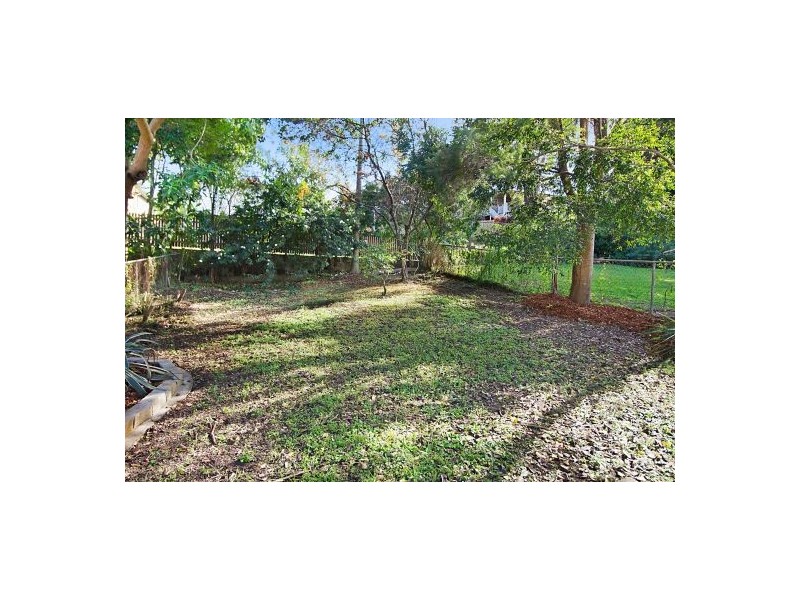 108 Harold Street, Holland Park QLD 4121