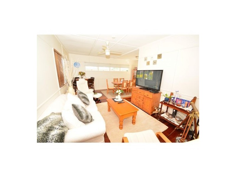 68 Arrol Street, Camp Hill QLD 4152