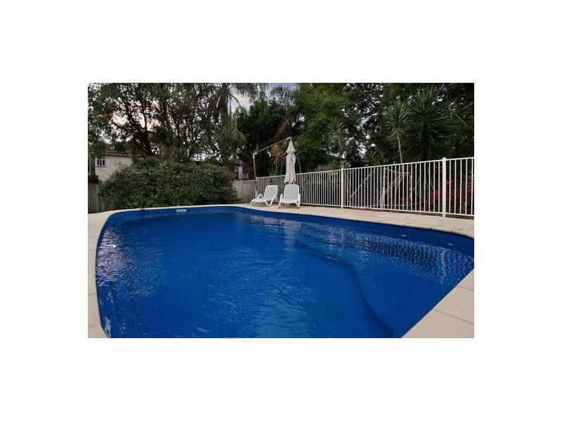 68 Brentnall Street, Norman Park QLD 4170