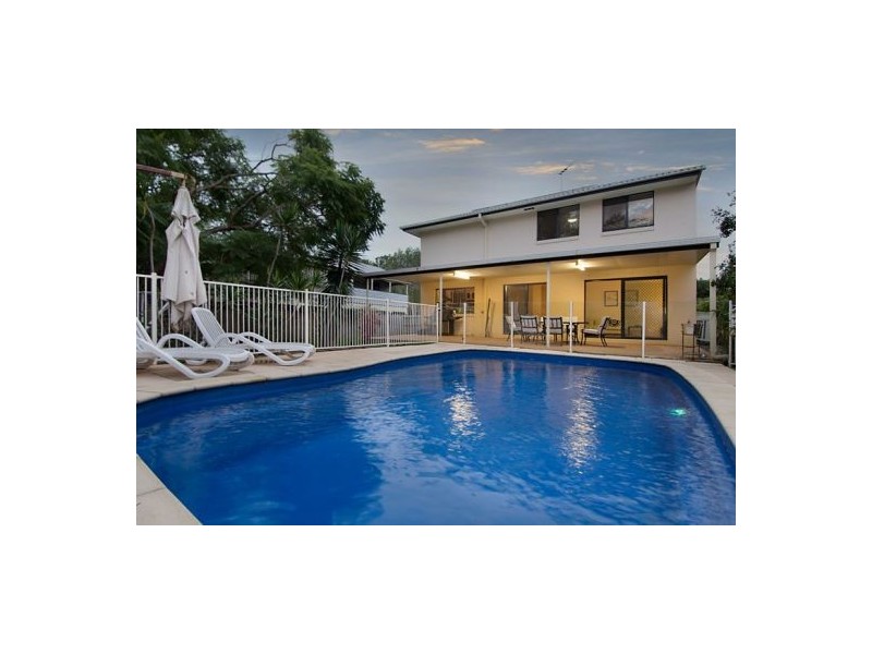 68 Brentnall Street, Norman Park QLD 4170