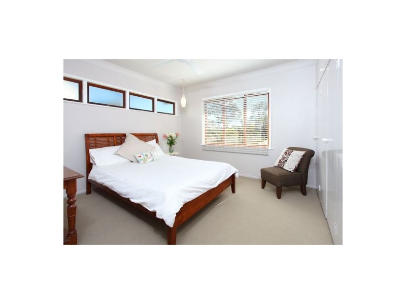 14 Oatland Cresent, Holland Park QLD 4121
