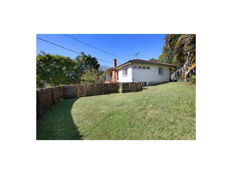 14 Oatland Cresent, Holland Park QLD 4121