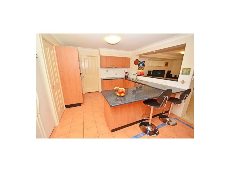 17 Estate Place, Holland Park West QLD 4121