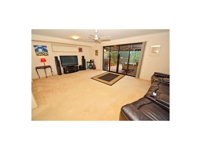 17 Estate Place, Holland Park West QLD 4121