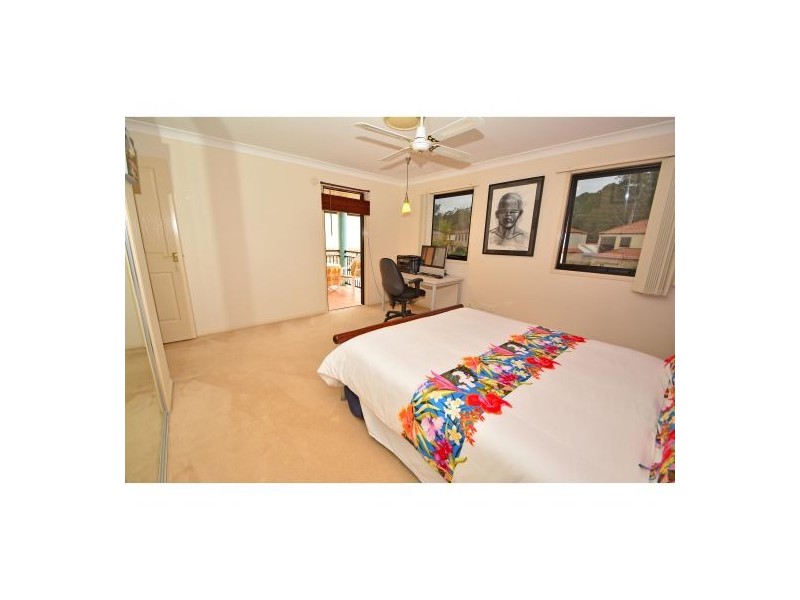 17 Estate Place, Holland Park West QLD 4121