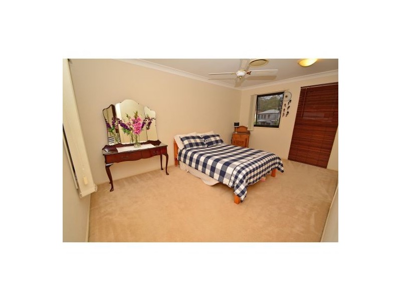 17 Estate Place, Holland Park West QLD 4121