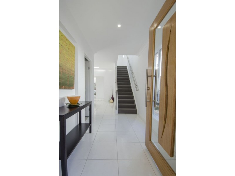 18 Kidwelly Street, Carindale QLD 4152